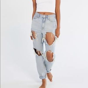 NWT Urban Outfitters BDG High-Waisted Distressed Light Wash Mom Jeans